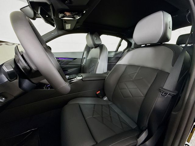 2026 Bmw 550e xDrive photo 21