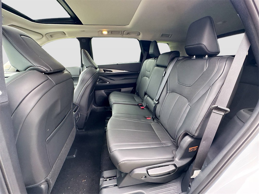 2026 Infiniti QX60 Luxe photo 32