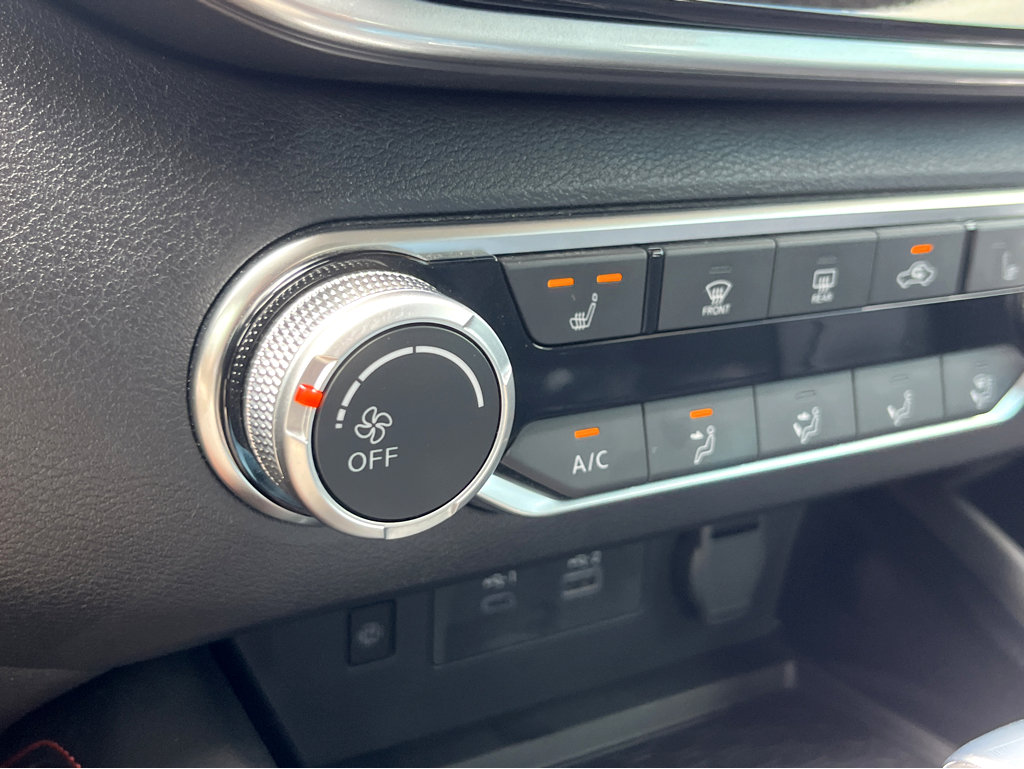 2024 Nissan Altima 2.5 SR photo 8