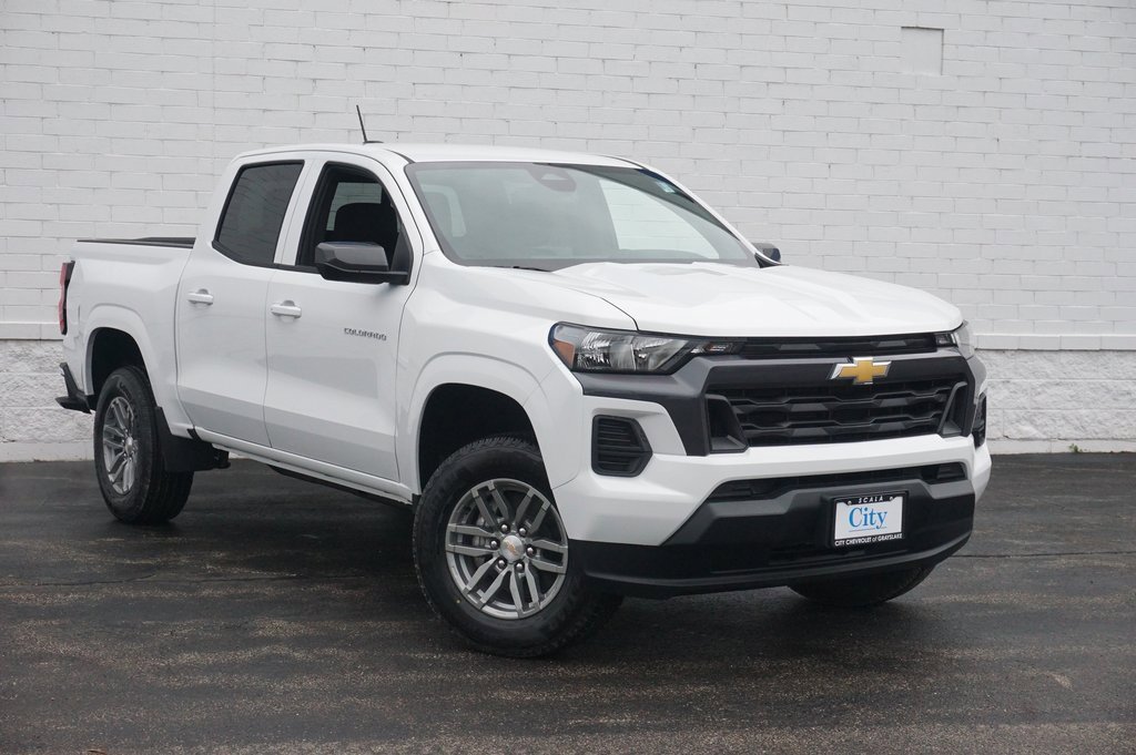 2025 Chevrolet Colorado Work Truck LT photo 2