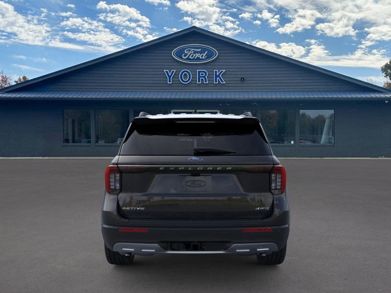 2026 Ford Explorer photo 2