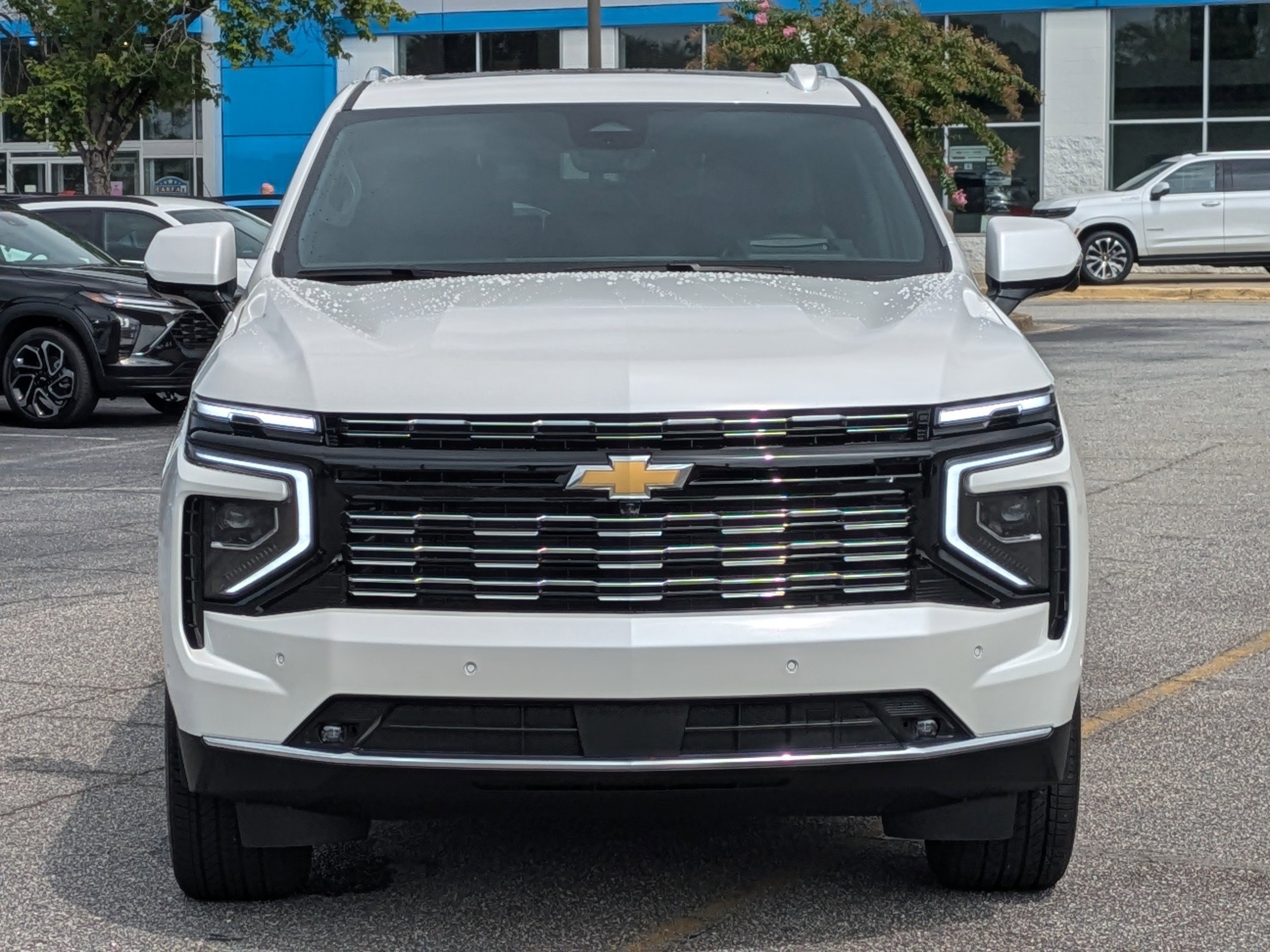 2025 Chevrolet Suburban High Country photo 8