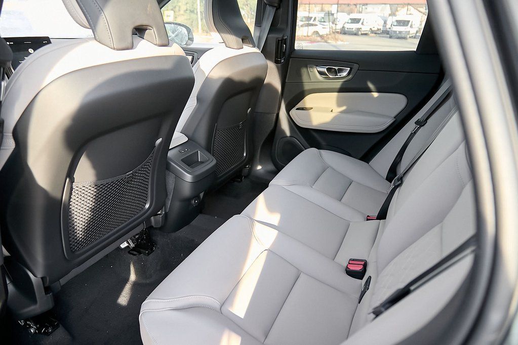 2026 VOLVO XC60 - Image 19