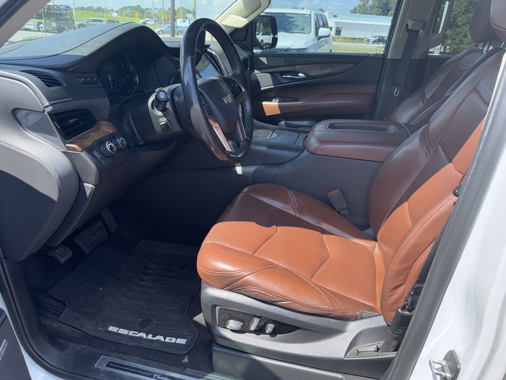 2020 Cadillac Escalade Luxury photo 7