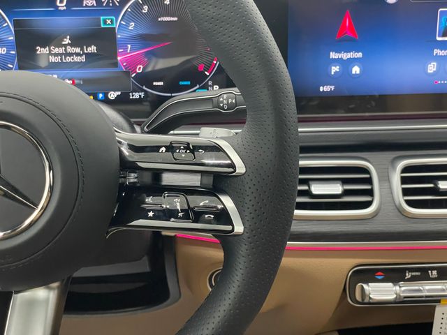 2026 Mercedes Benz GLS 580 4MATIC photo 17