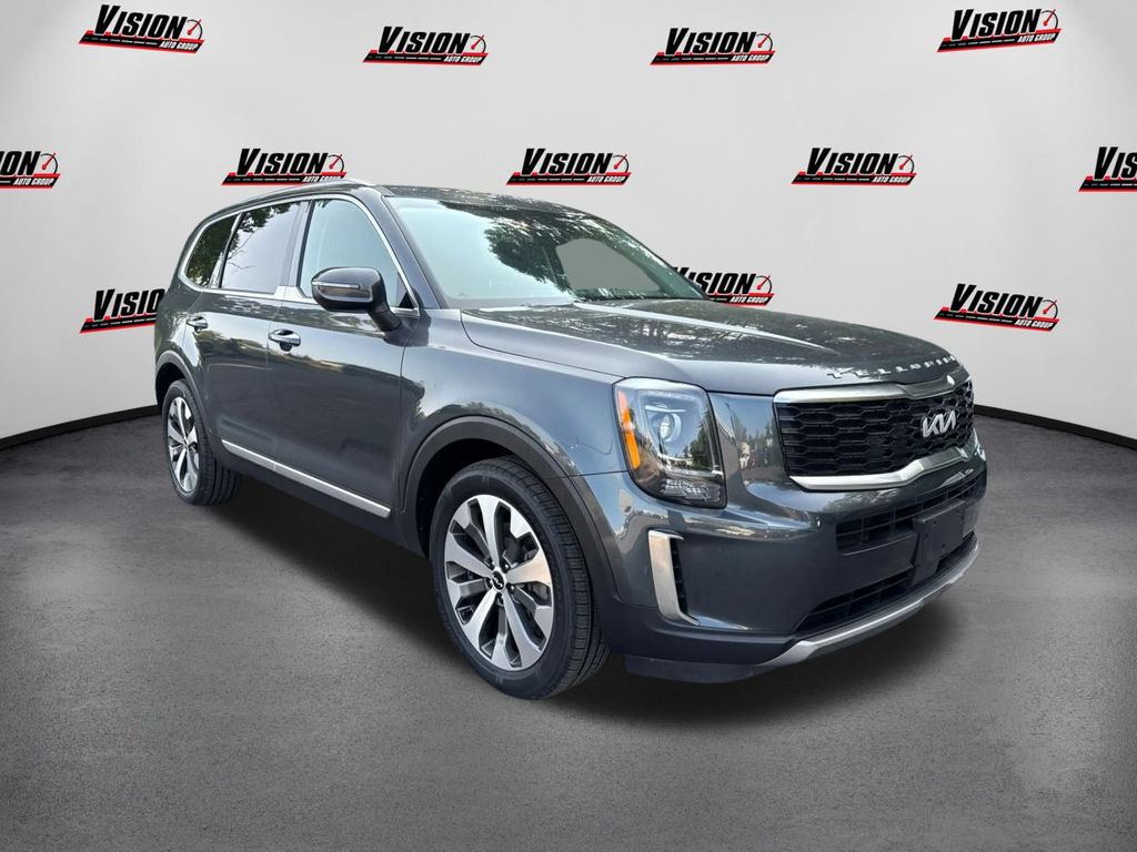 2022 Kia Telluride S photo 3