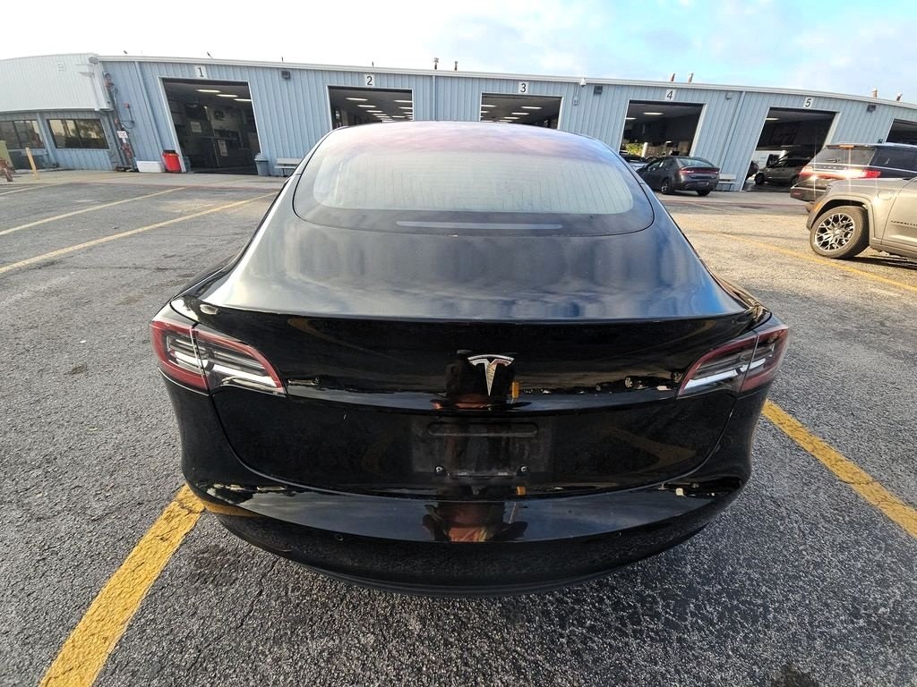 2018 Tesla Model 3 Long Range photo 4