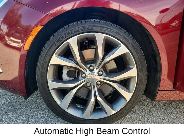 2015 Chrysler 200 C photo 28