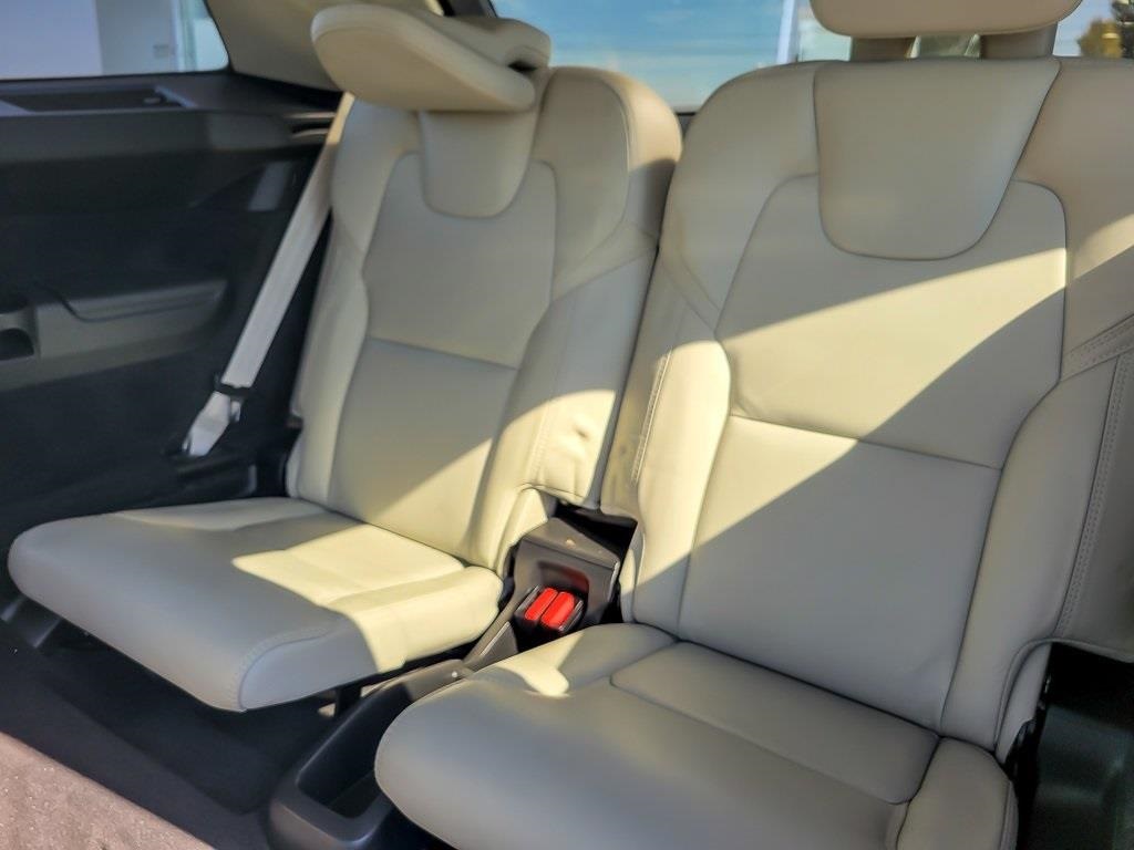 2022 VOLVO XC90 - Image 12