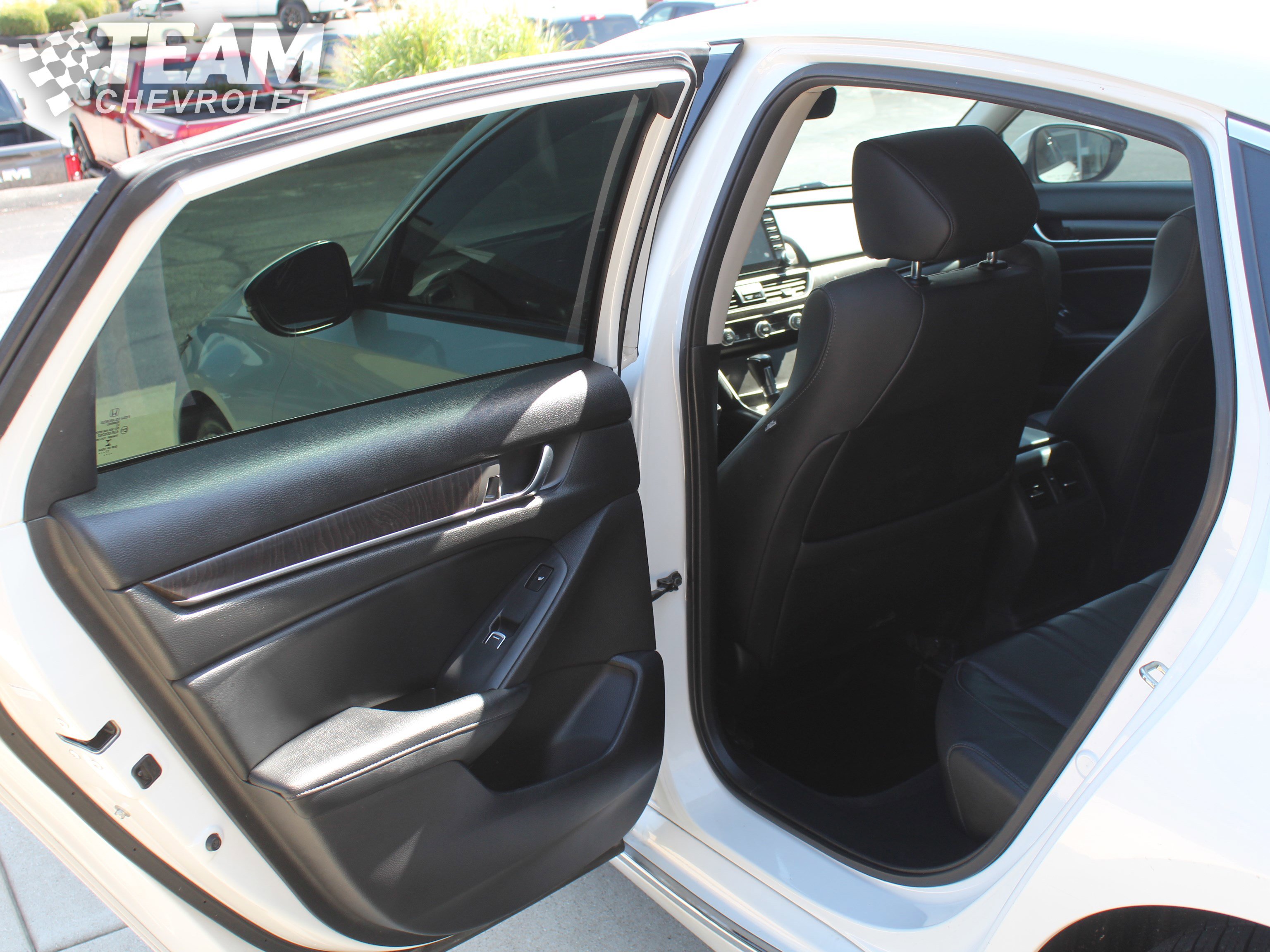 2018 Honda Accord Touring 1.5T photo 18