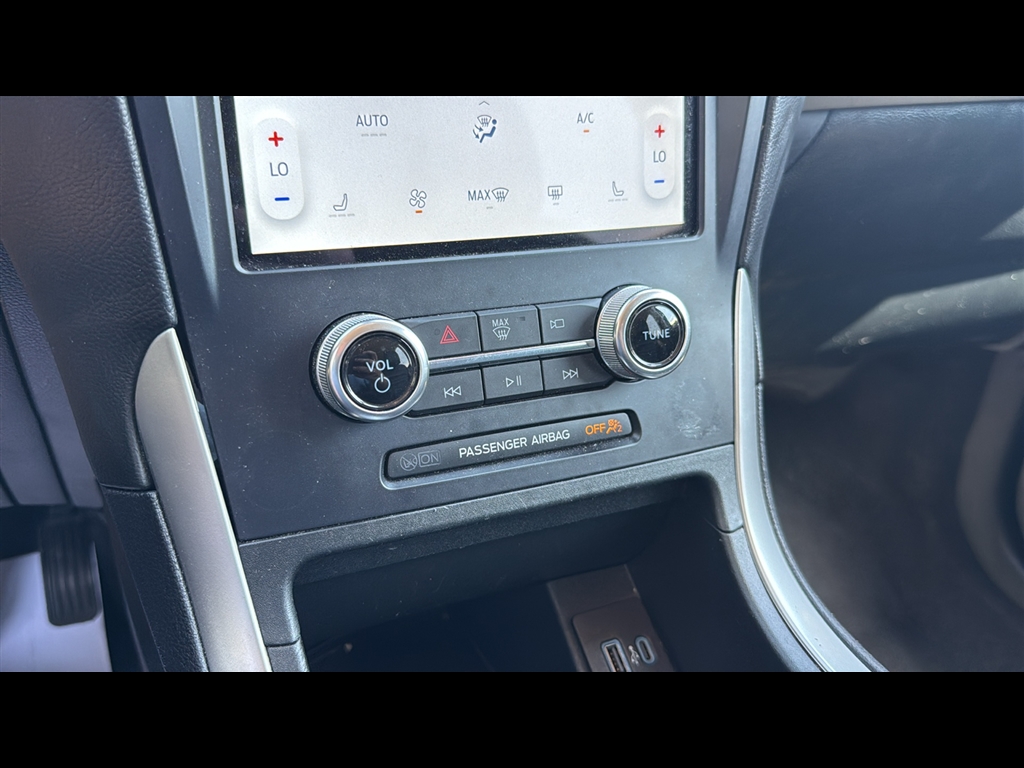 2023 Ford Edge SEL photo 18