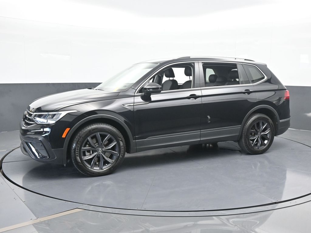 2022 Volkswagen Tiguan SE's photo