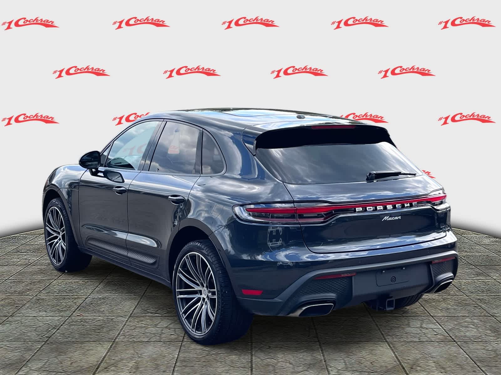 2024 Porsche Macan Base photo 5