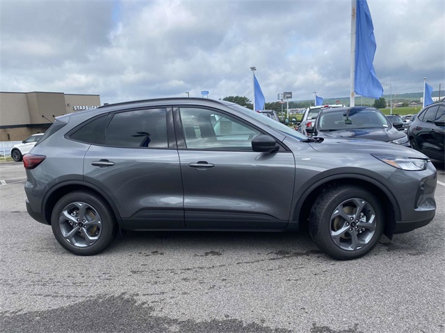 2025 Ford Escape Hybrid ST-Line photo 2