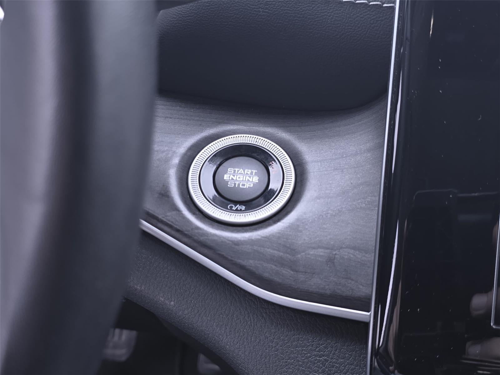 2022 Jeep Grand Cherokee Limited photo 16