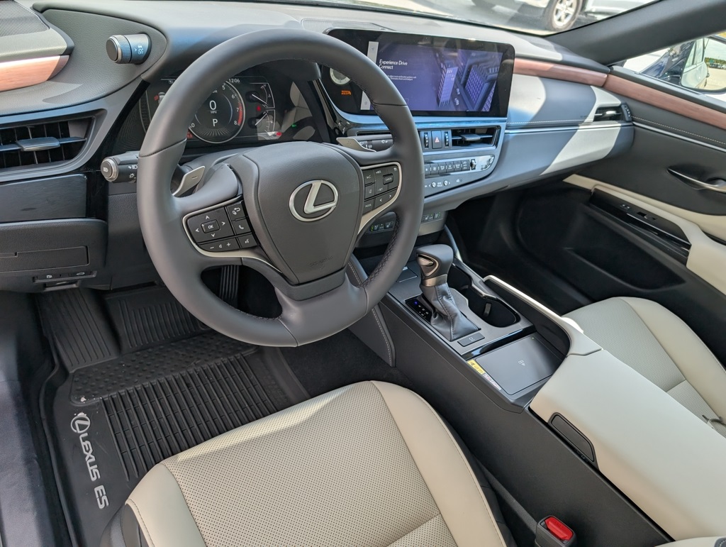 2025 Lexus ES 350 Base photo 4