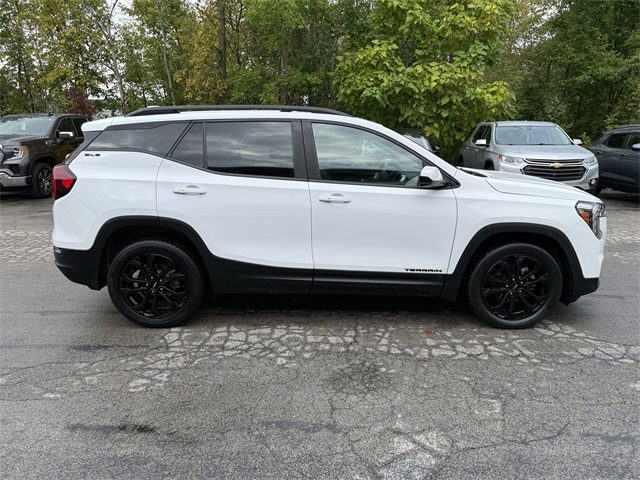 2022 Gmc Terrain SLE photo 2