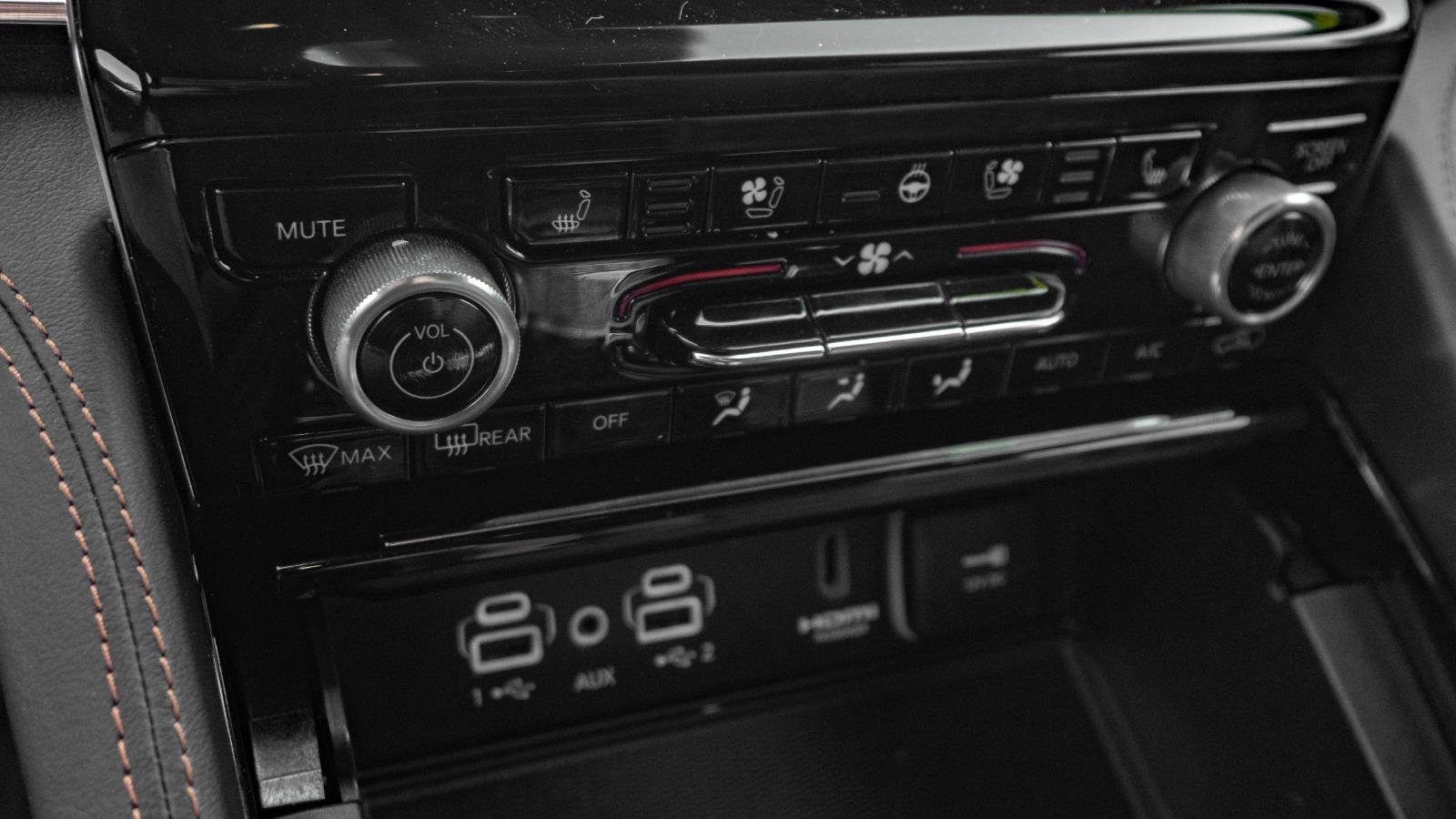 2023 Jeep Grand Cherokee L Summit Reserve photo 21