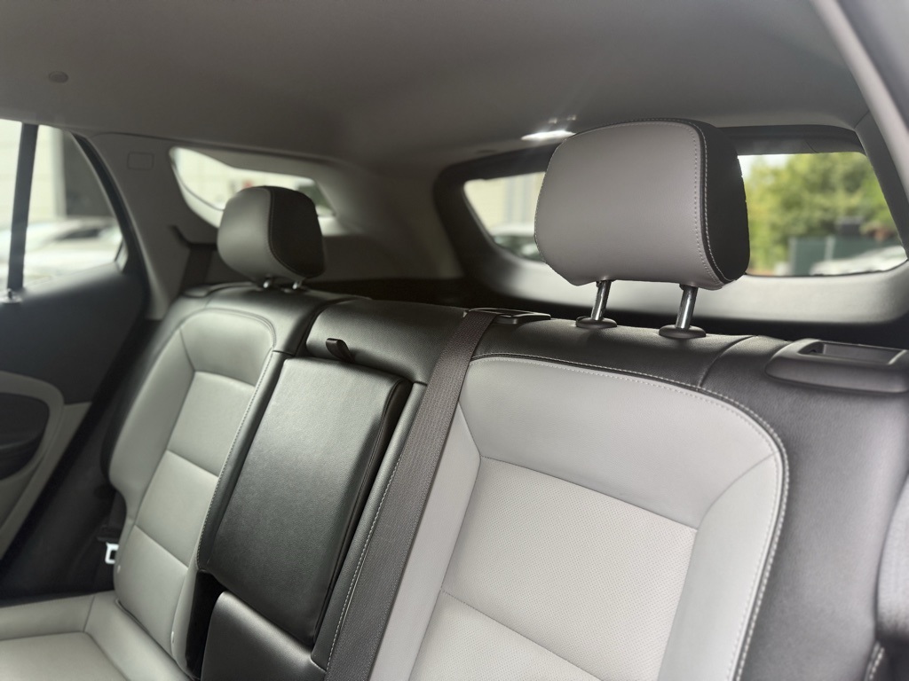 2024 Gmc Terrain SLT photo 11