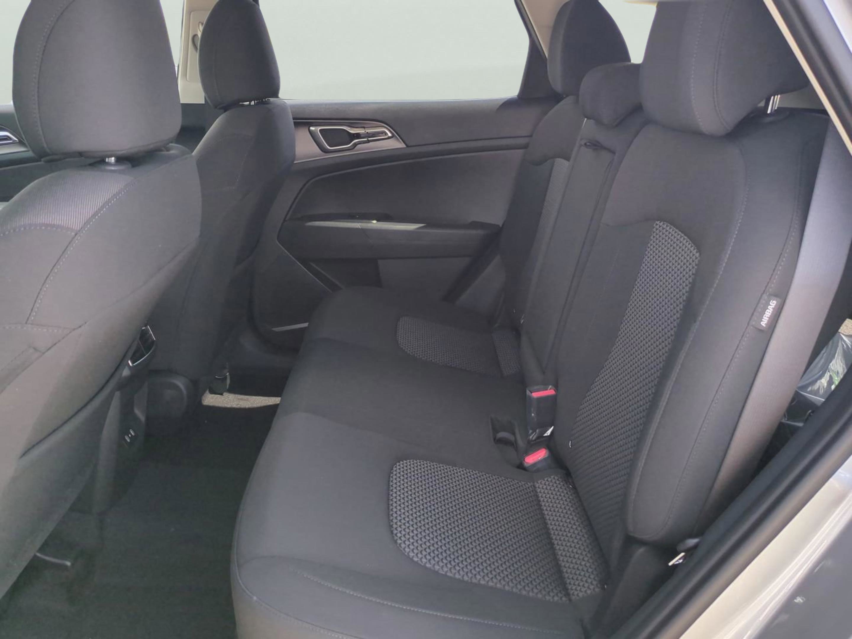 2026 Kia Sportage Hybrid LX photo 14