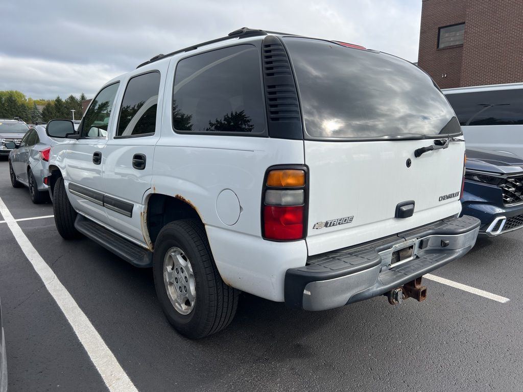 2004 Chevrolet Tahoe LS photo 2