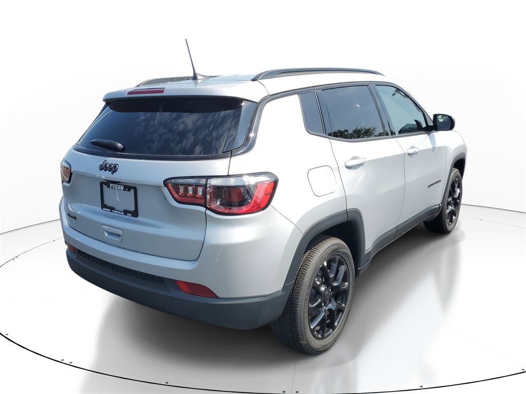 2025 Jeep Compass Latitude photo 4