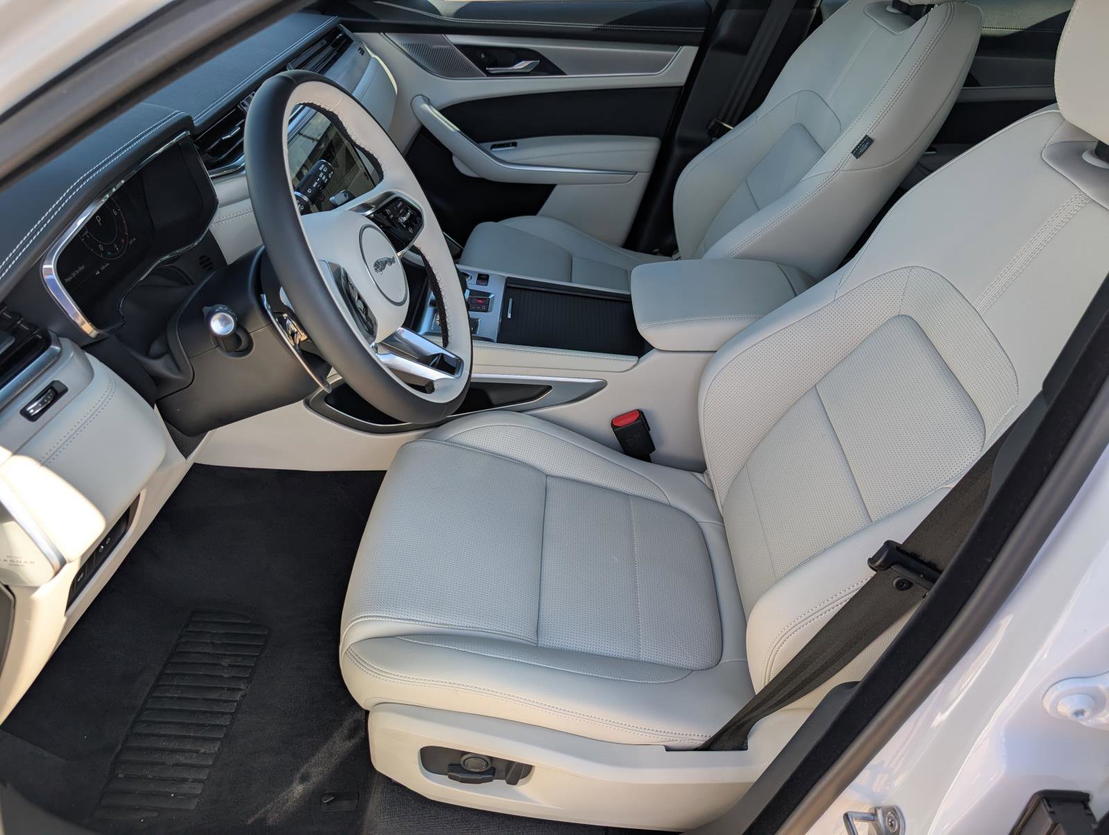 2026 Jaguar F-PACE P250 R-Dynamic S photo 21