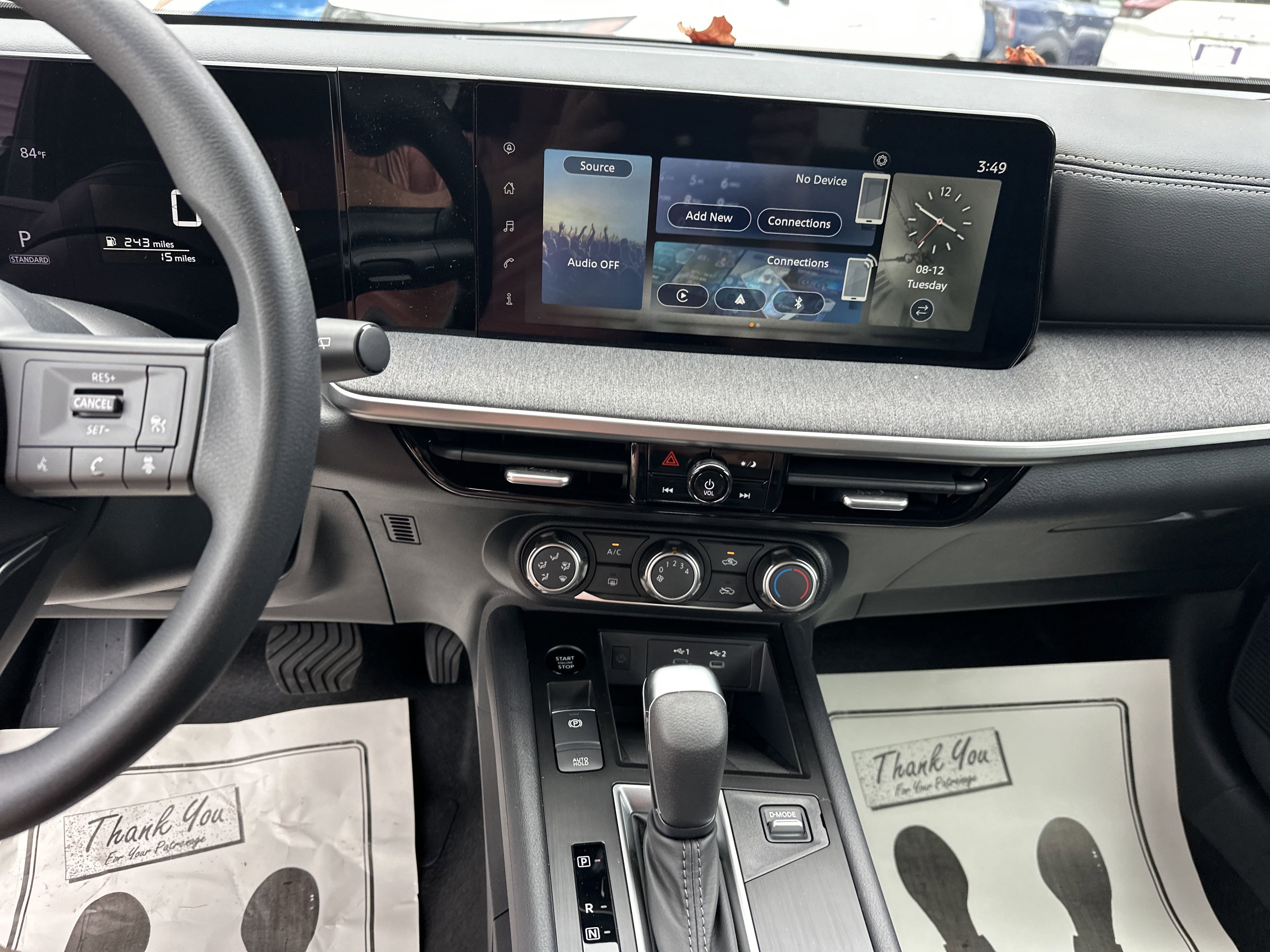 2025 Nissan Kicks SV photo 10