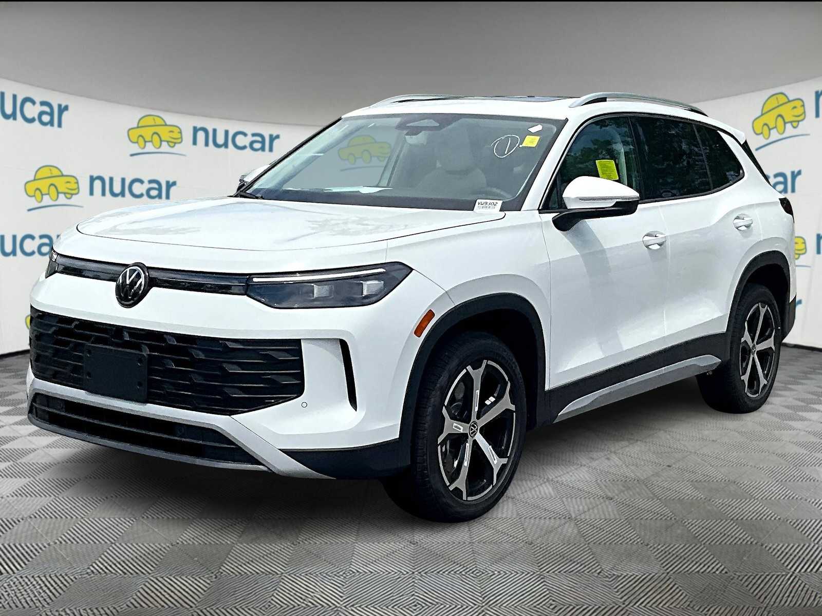 2025 Volkswagen Tiguan SE photo 3