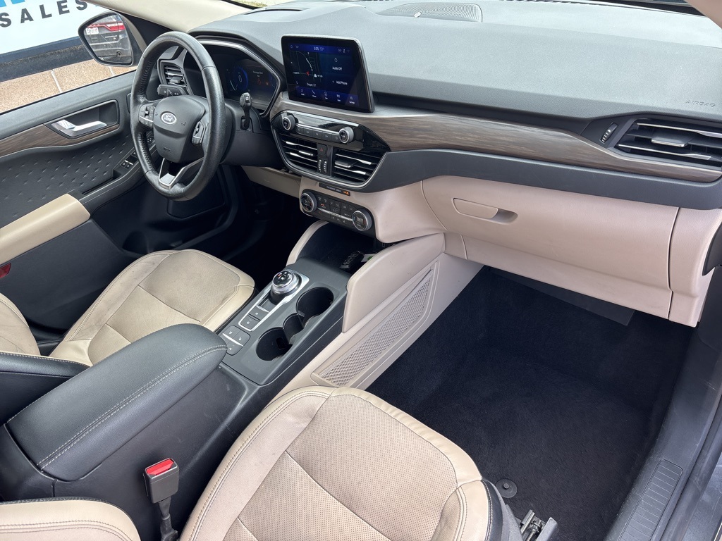 2020 Ford Escape Titanium photo 18