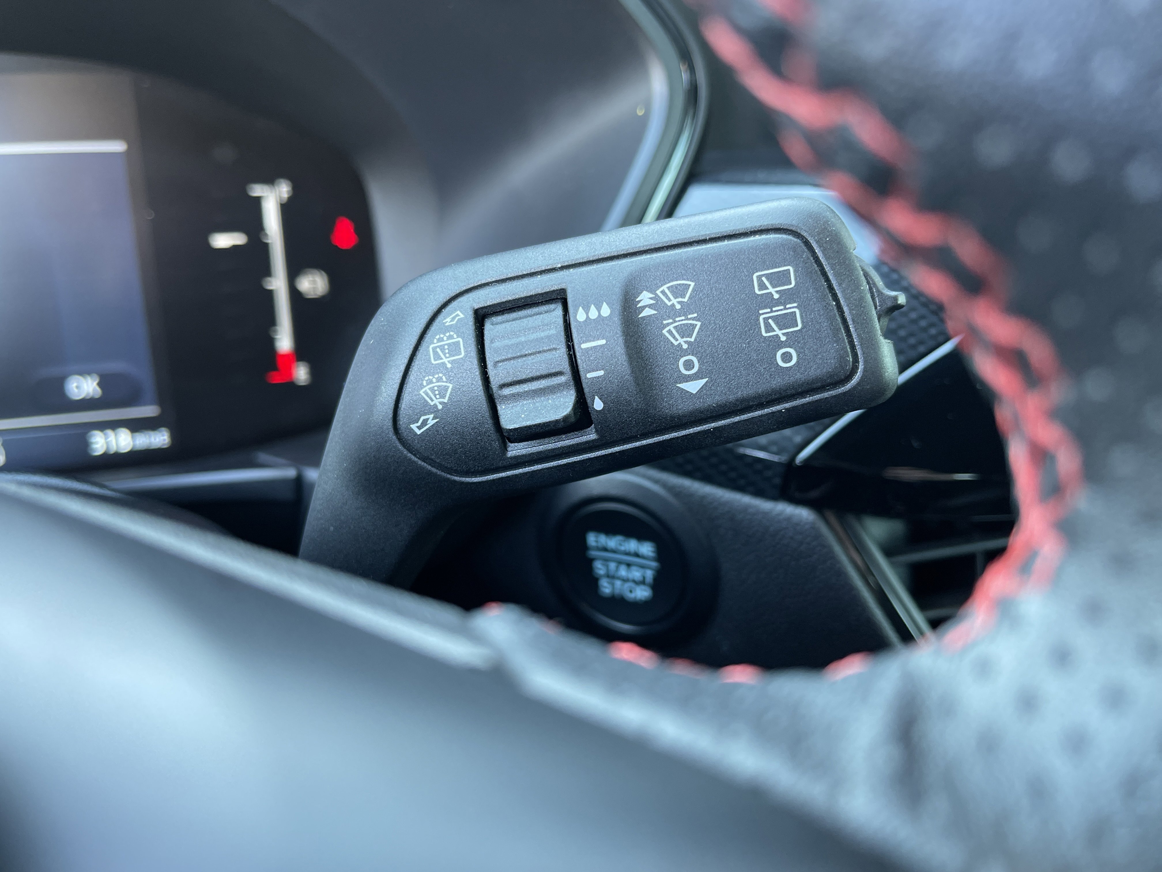 2025 Ford Escape ST-Line photo 3