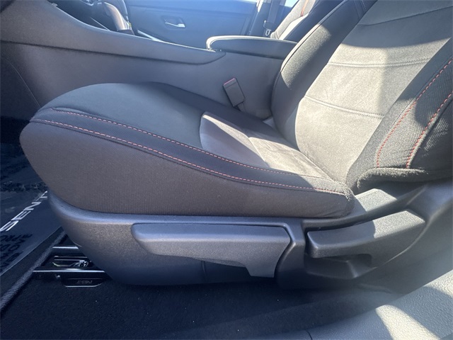 2025 Nissan Sentra SR photo 12