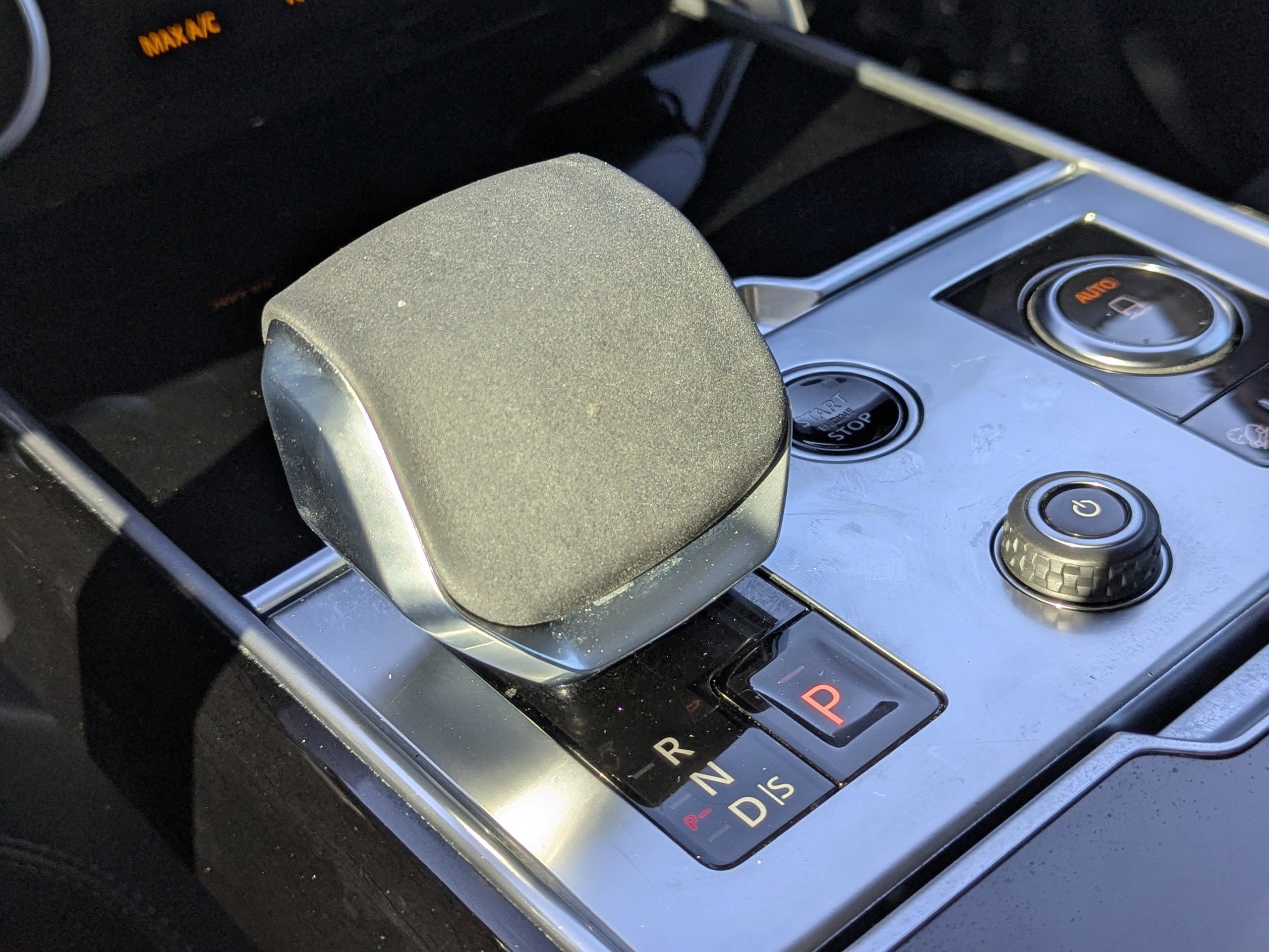 2023 Land Rover Range Rover SE photo 35