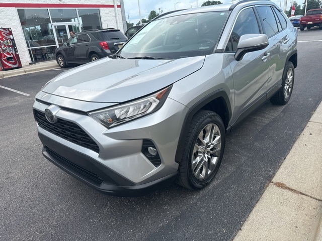 2019 Toyota RAV4 XLE Premium photo 3