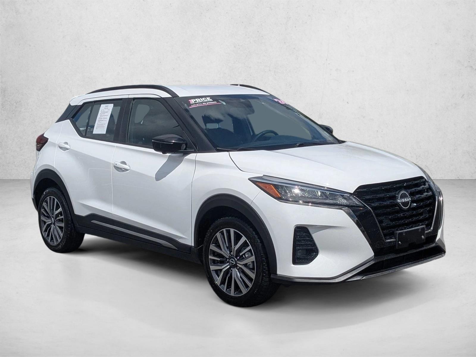 2024 Nissan Kicks SR photo 2