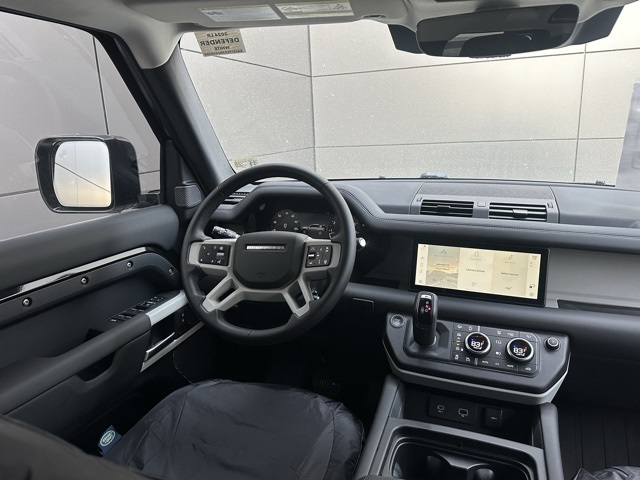 2024 Land Rover Defender 110 S photo 2