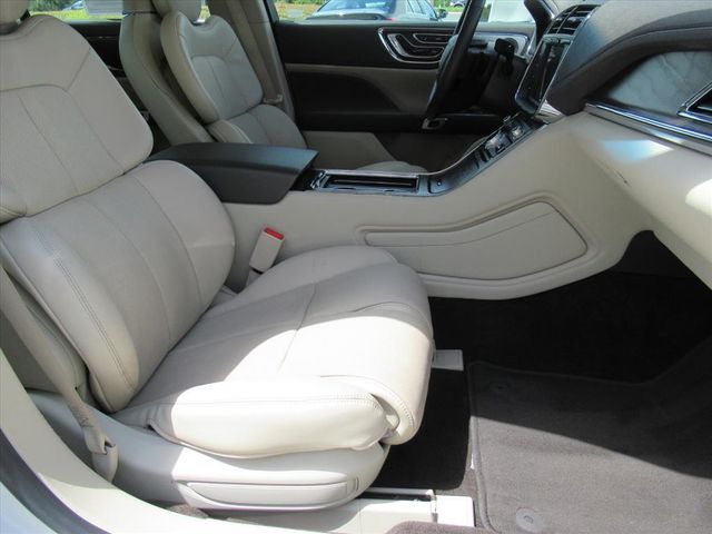 2020 Lincoln Continental Reserve photo 9