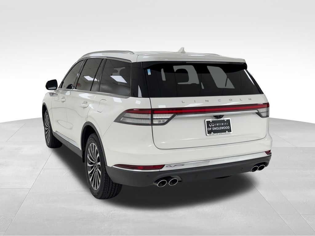 2023 Lincoln Aviator Standard photo 2