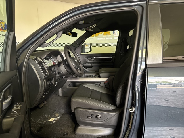 2025 Ram 1500 Big Horn photo 9