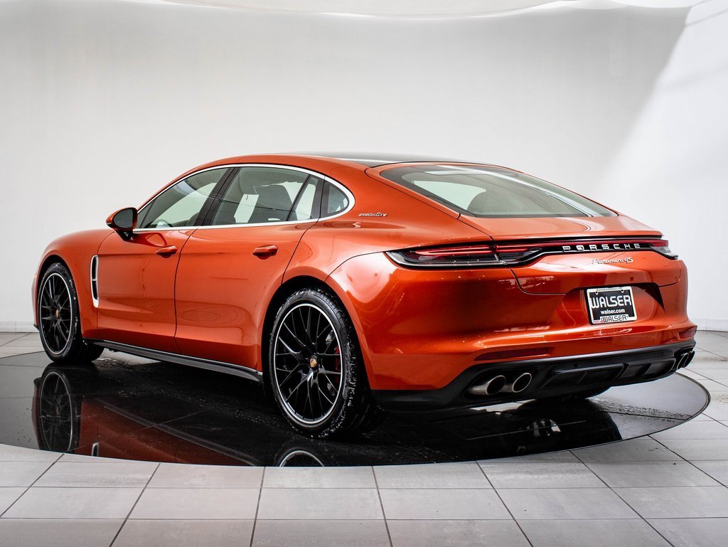 2022 Porsche Panamera 4S Executive photo 3