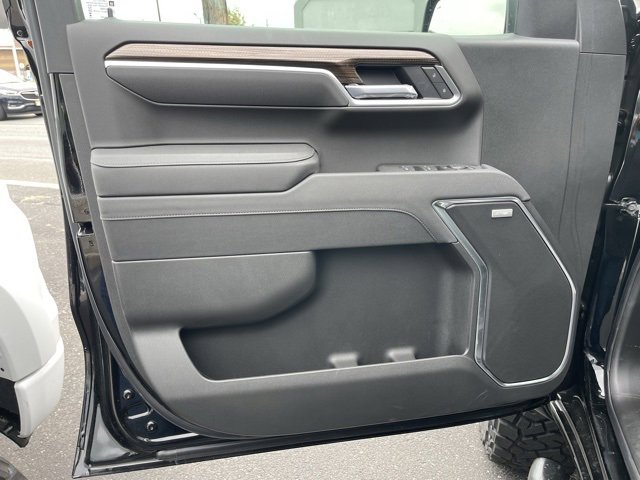 2025 Chevrolet Silverado 1500 RST photo 13