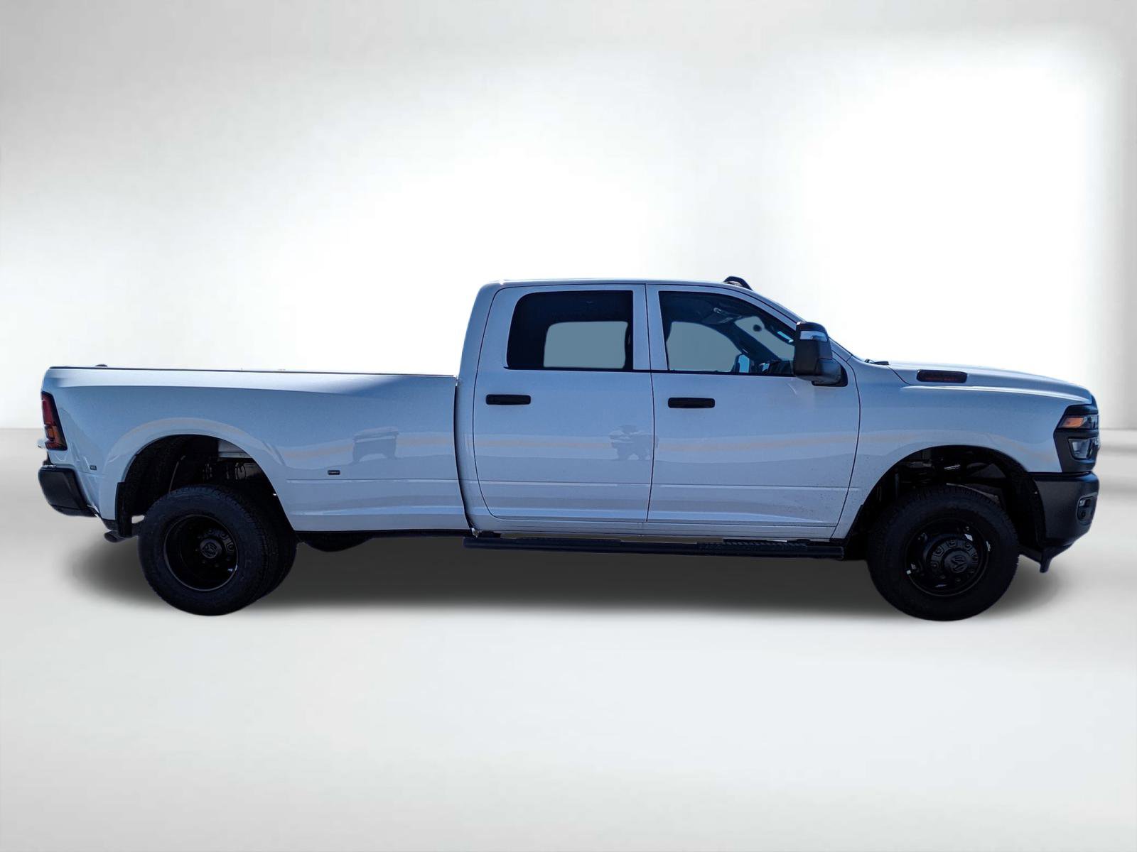 2026 Ram 3500 Tradesman photo 3