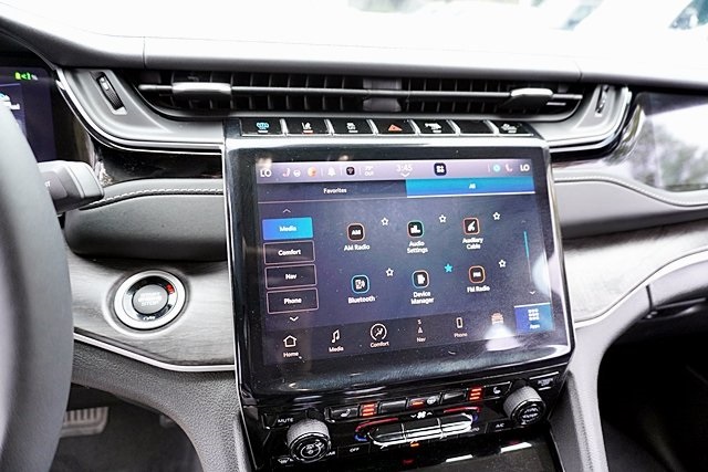 Used 2022 Brown Jeep 4xe image 27