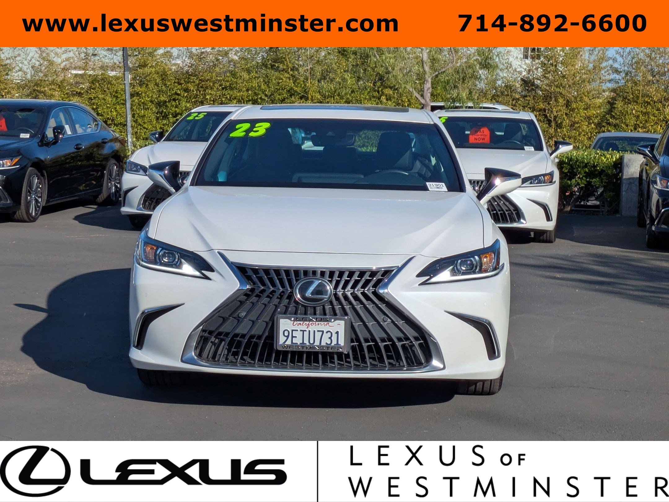 2023 Lexus ES 300h photo 2