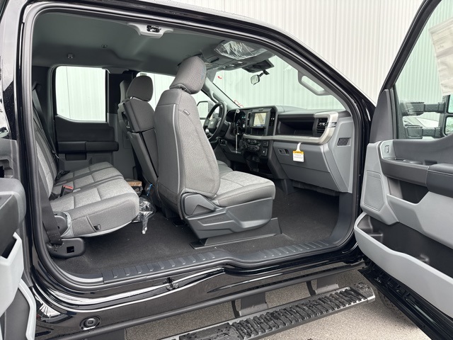 2026 Ford F-350 XL photo 4