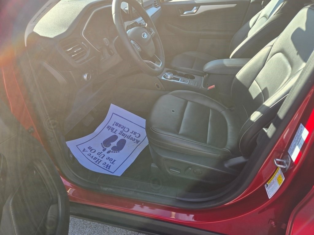 2022 Ford Escape SEL photo 3