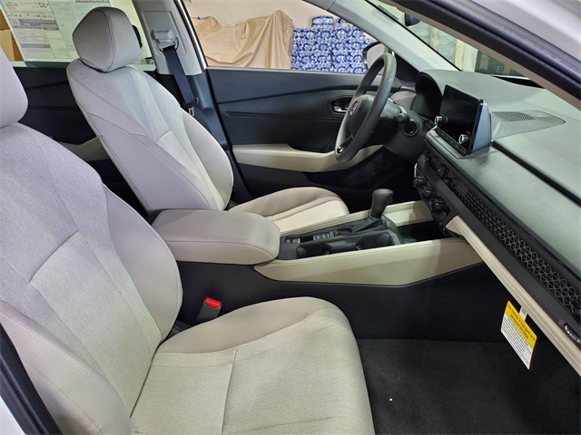 2025 Honda Accord LX photo 13