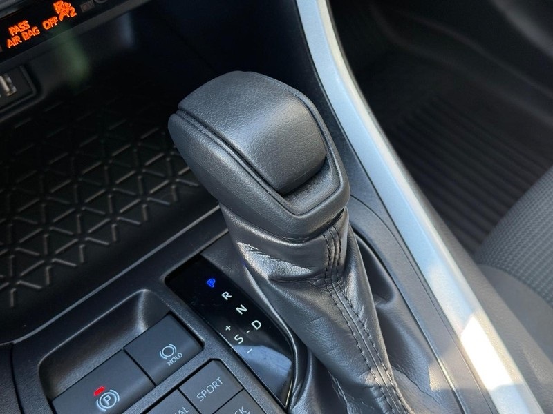 2025 Toyota RAV4 LE photo 25
