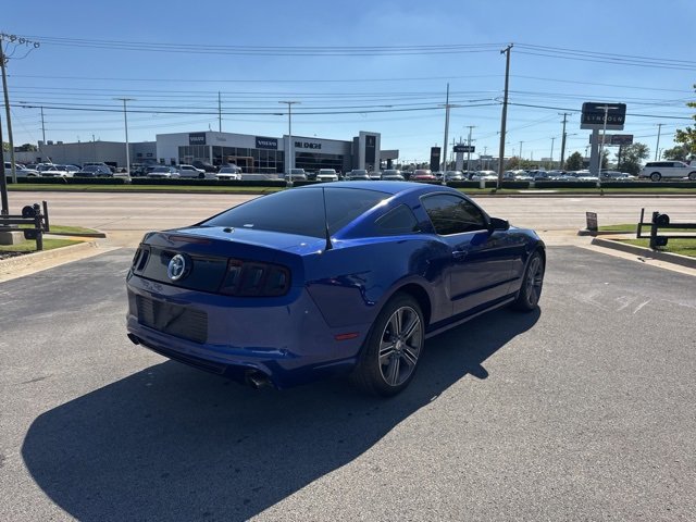2014 Ford Mustang V6 Premium photo 5