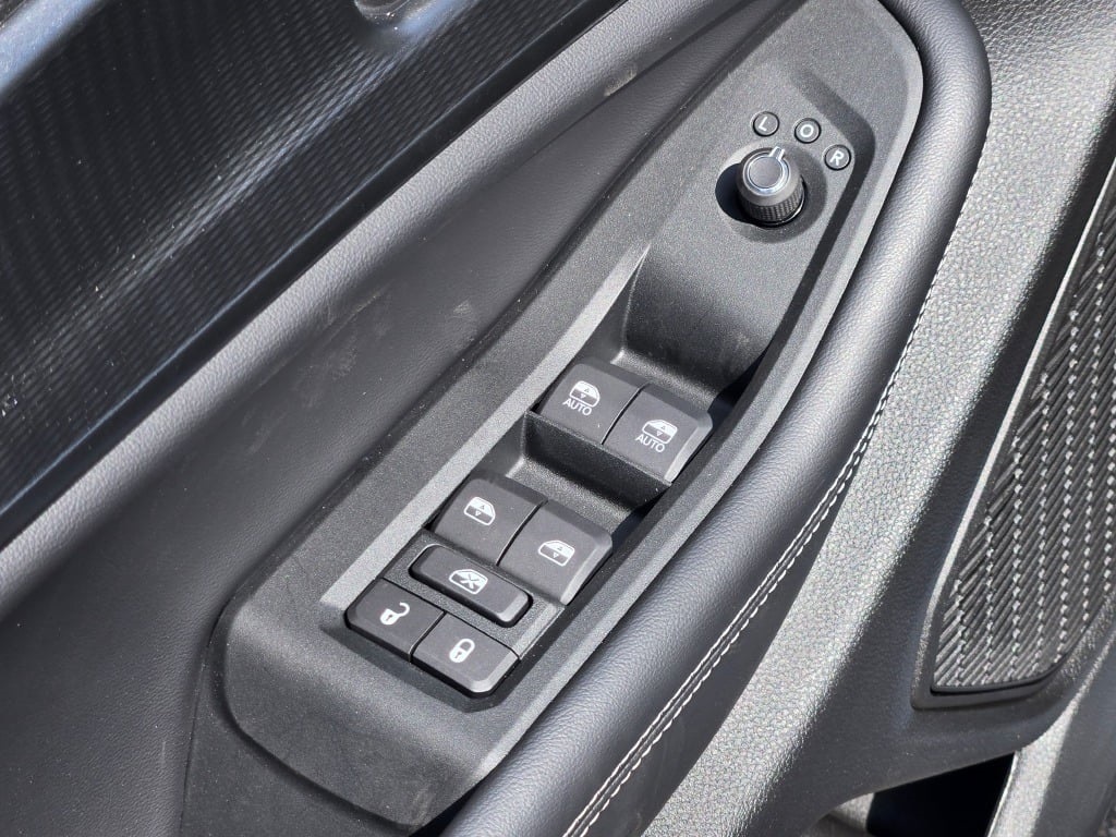 2025 Jeep Grand Cherokee Laredo photo 17